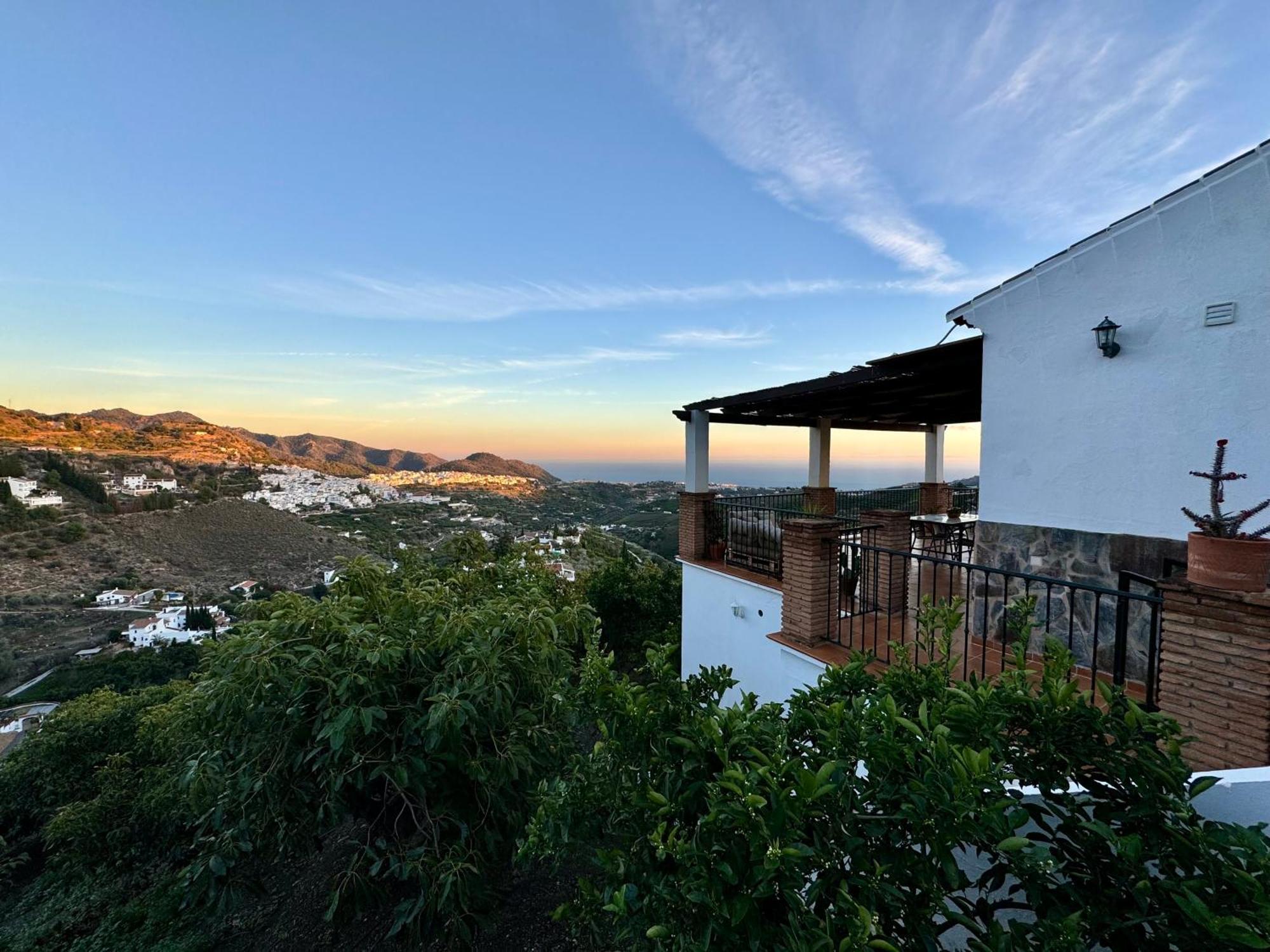 Villa En Frigiliana Con Piscina, Jacuzzi Y Espectaculares Vistas Exterior foto