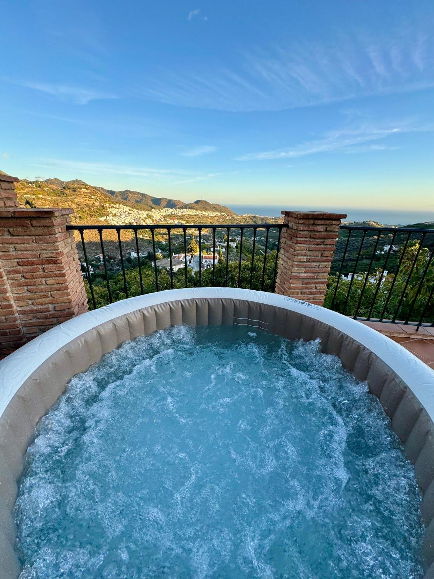 Villa En Frigiliana Con Piscina, Jacuzzi Y Espectaculares Vistas Exterior foto