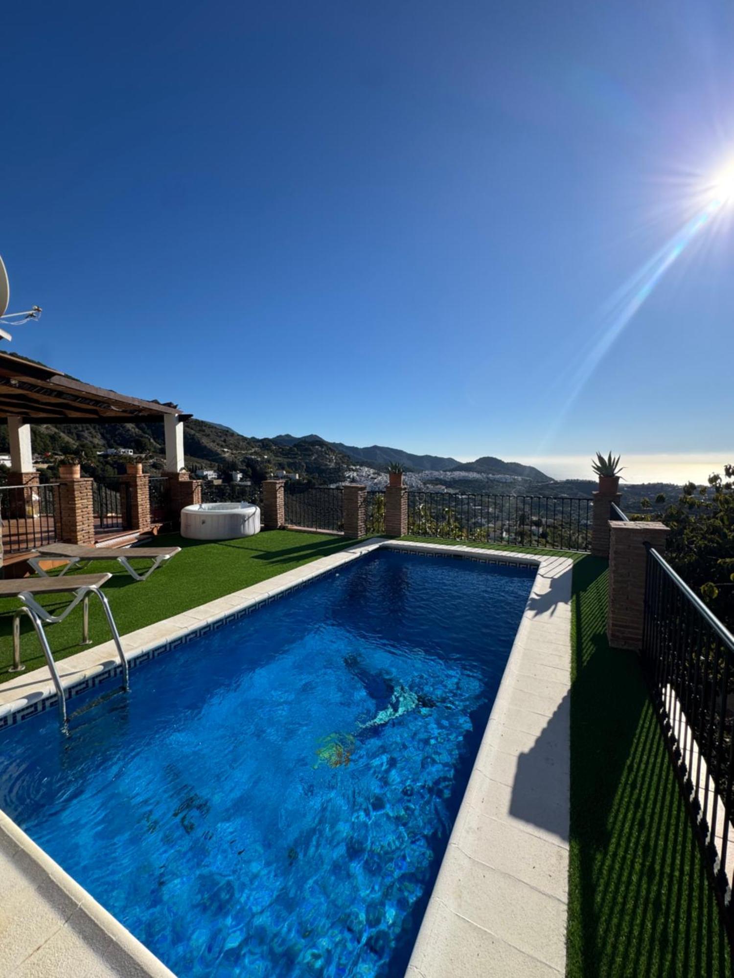 Villa En Frigiliana Con Piscina, Jacuzzi Y Espectaculares Vistas Exterior foto