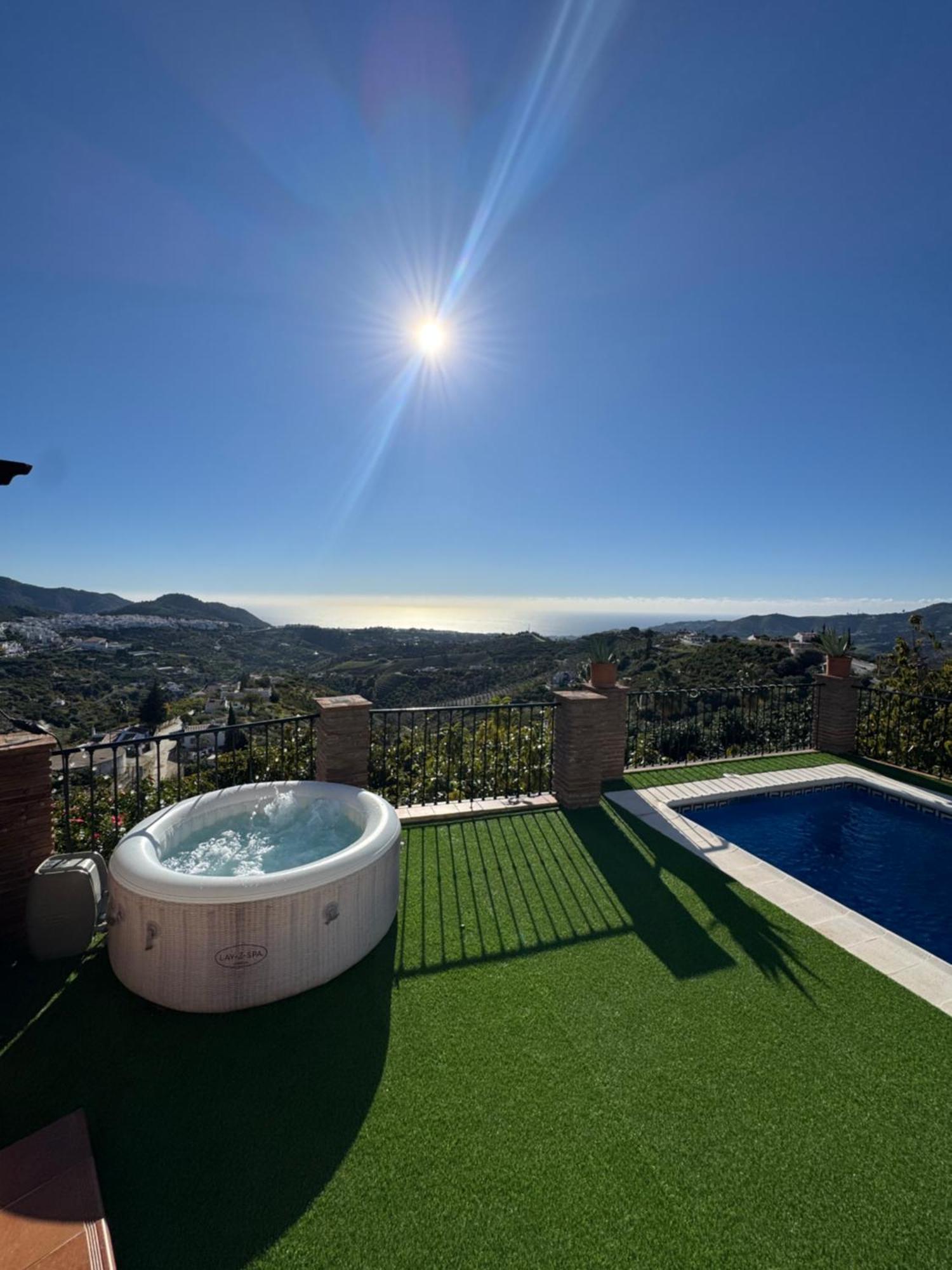 Villa En Frigiliana Con Piscina, Jacuzzi Y Espectaculares Vistas Exterior foto