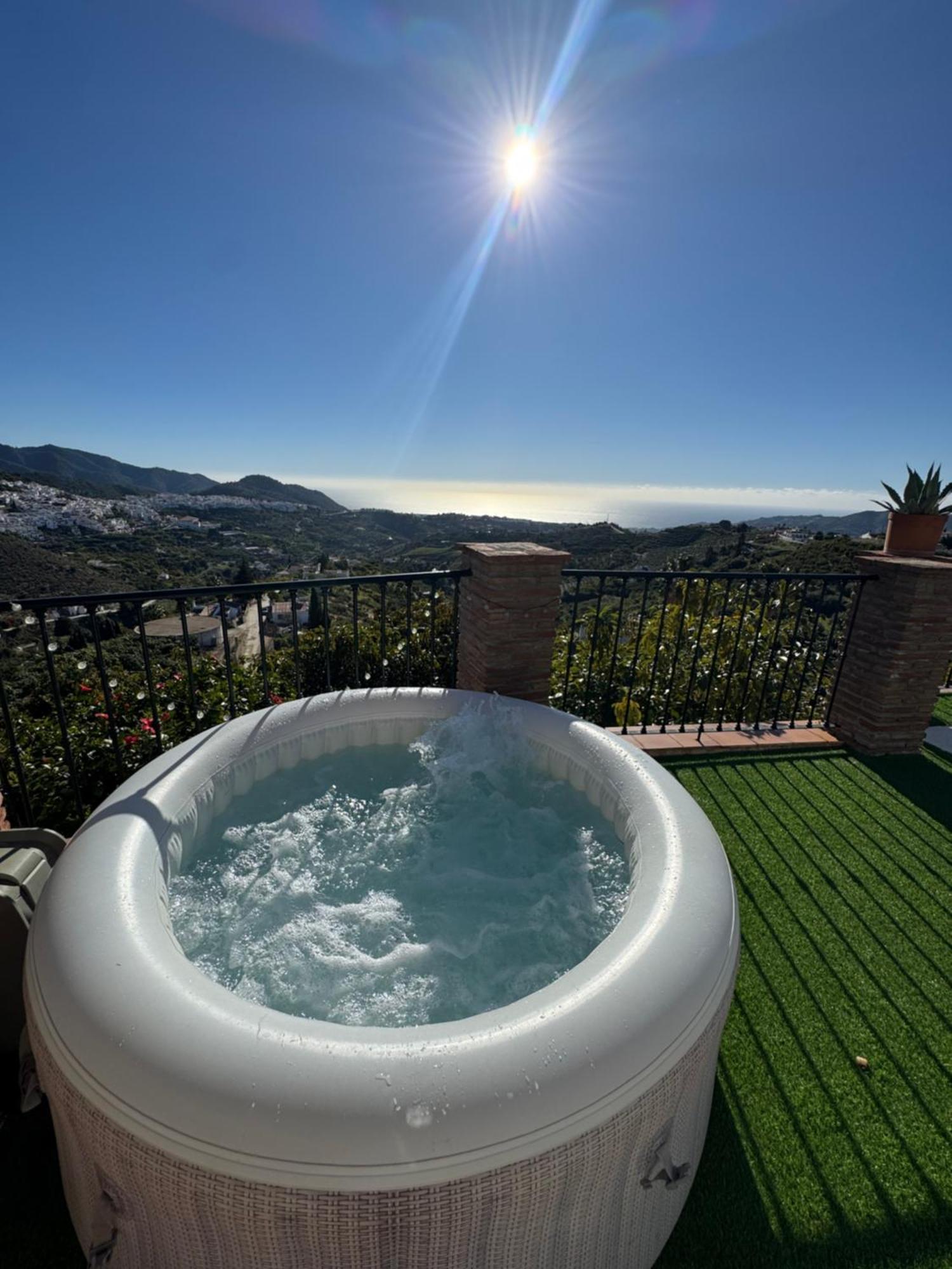 Villa En Frigiliana Con Piscina, Jacuzzi Y Espectaculares Vistas Exterior foto